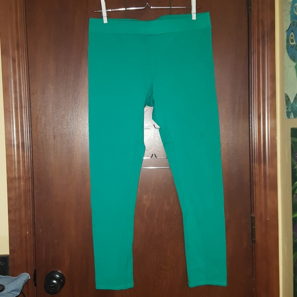 Zigzag stripe skinnies in a gorgeous emerald green